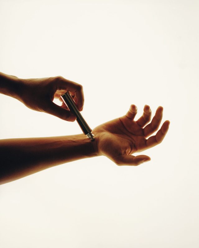 a person using a device to use a pulse