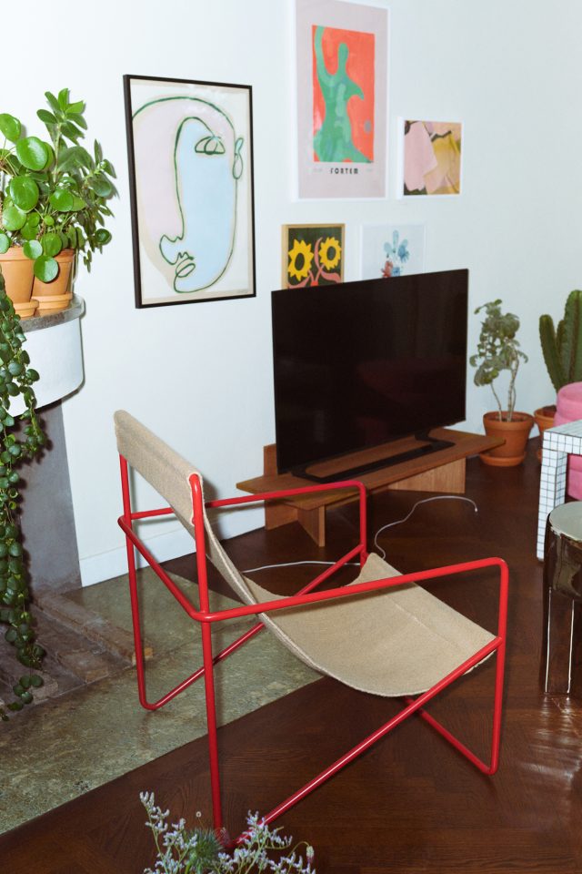 a chair in front of a tv