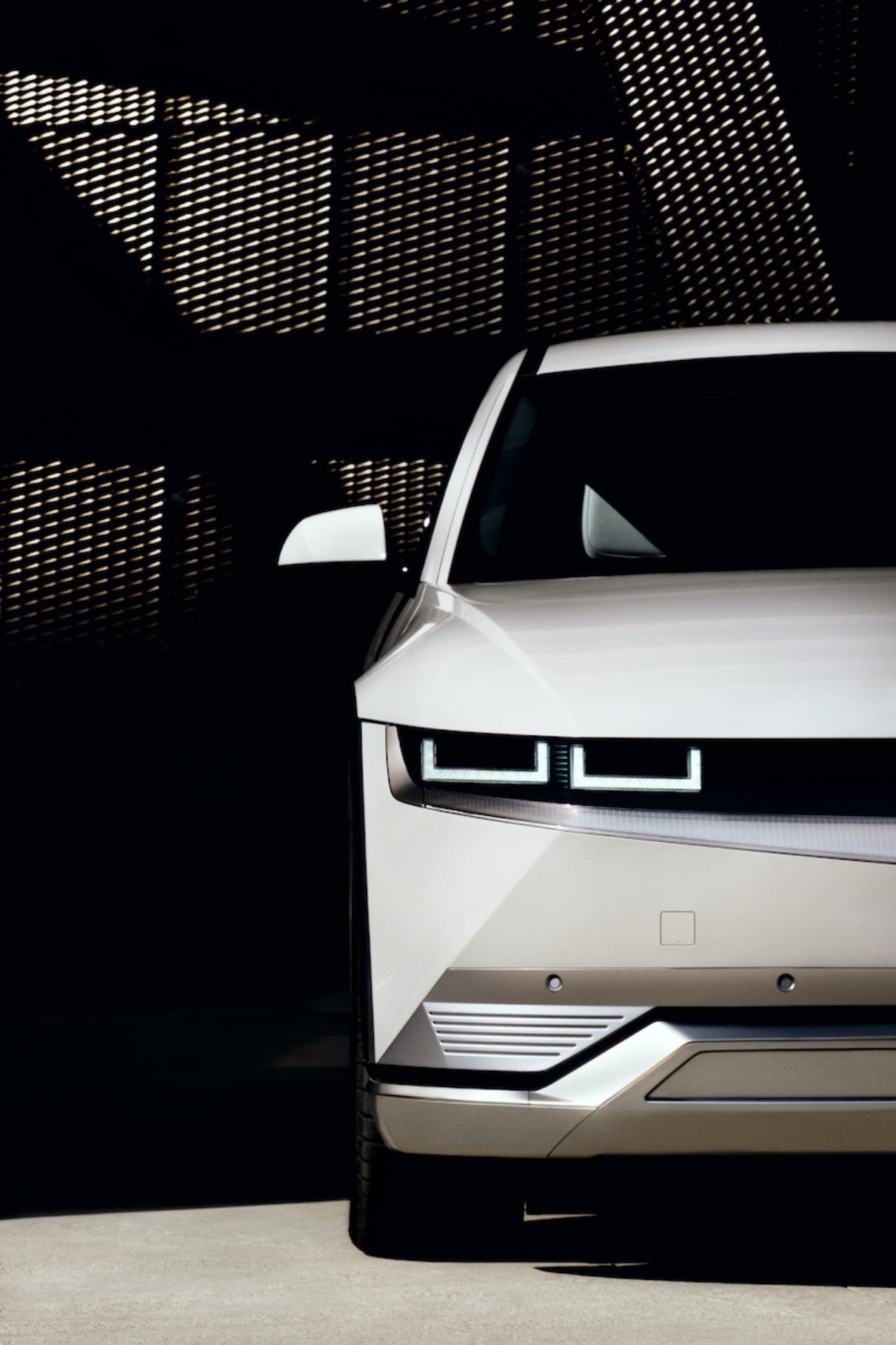 the front of a white car