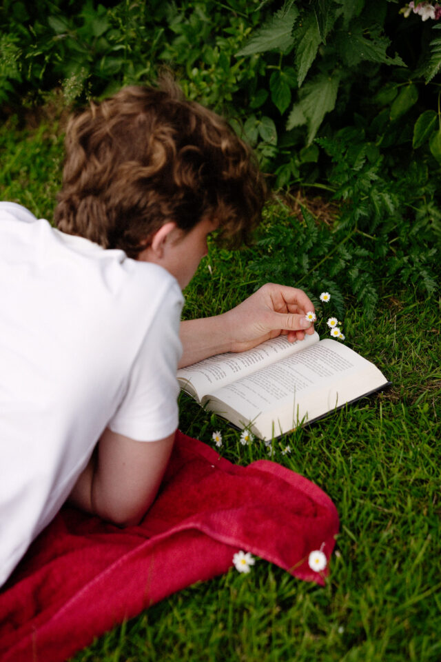 kyrkan fotad på konfirmationsläger på Öland.